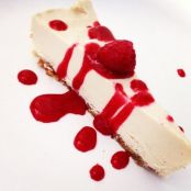 Paleo Cheesecake with Raspberry Compote (no bake)